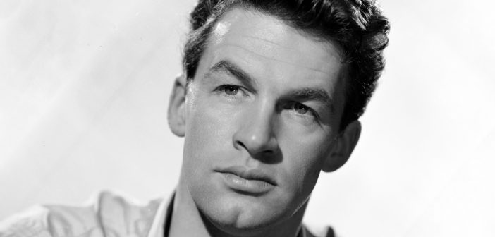 Bill Travers, ator que estrelou o filme 'Born Free'. Ted Walker, poeta, autor e dramaturgo inglês. (Crédito da foto: Cortesia TCM - Turner Classic Movies / DIREITOS RESERVADOS)