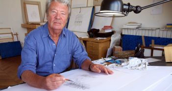 Jean-Jacques Sempé, cartunista francês, mais conhecido pelas aventuras de O Pequeno Nicolau. (Crédito da foto: CORTESIA Le Dauphiné Libéré / REPRODUÇÃO /DIREITOS RESERVADOS)