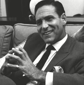 MARTIN RACKIN; PRODUTOR DE CINEMA. Crédito obrigatório: Foto por ANL/Shutterstock. Produtor de cinema Martin Rackin no Dorchester Hotel London.