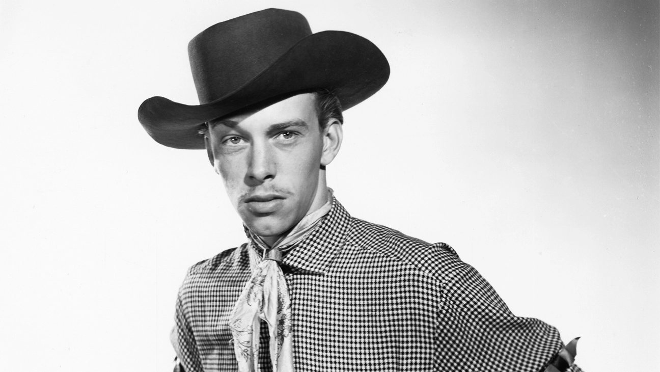 Skip Homeier em foto de 1950, se destacou nos filmes da década de 1950 'The Gunfighter', 'Halls of Montezuma' e 'Cry Vengeance'. (Crédito da foto: PHOTOFEST