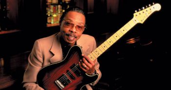 Cornell Dupree, guitarrista versátil e acompanhante das estrelas. (Crédito da fotografia: Jambands / REPRODUÇÃO / DIREITOS RESERVADOS)