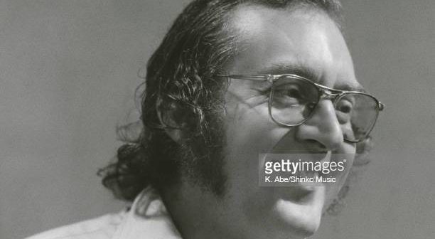 (CRÉDITO OBRIGATÓRIO K. Abe/Shinko Music/Getty Images) Mel Lewis Smile at Studio, Nova York, Estados Unidos, 25 de agosto de 1972. (Foto de K. Abe/Shinko Music/Getty Images)