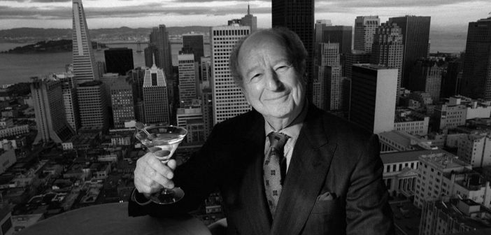 Herb Caen no Crown Room no topo do Fairmont Hotel em 1996. (Foto: RUSSELL YIP)