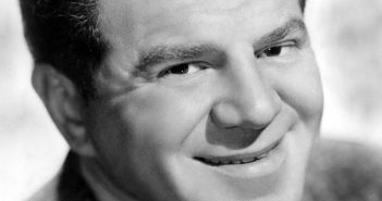 Lionel Stander; Ator que desafiou a lista negra. (Crédito da fotografia: Cortesia Rotten Tomatoes / REPRODUÇÃO / DIREITOS RESERVADO)