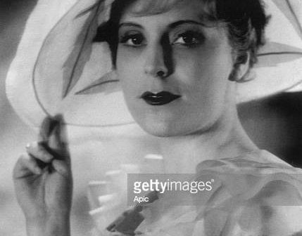 NÃO ESPECIFICADO - 17 DE ABRIL: Jarmila Novotna (1907-1994) soprano checa c. 1938 (Foto de Apic/Getty Images)