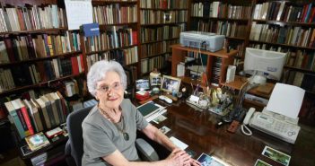 Cleonice Berardinelli, especialista em literatura portuguesa do Brasil, foi eleita como imortal da Academia Brasileira de Letras em 2009. (Foto: Fabio Motta/Arquivo/Agência Estado Foto: Fabio Motta/Arquivo/Agência Estado) © Fornecido por Estadão