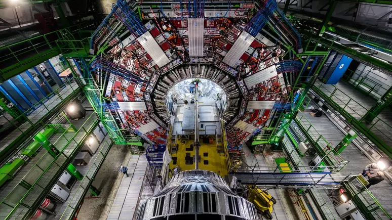 O detector de partículas FASER, instalado no LHC, responsável por encontrar os neutrinos (Imagem: Reprodução/CERN)