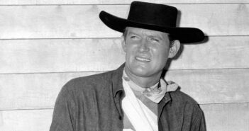 Don Collier como Will Foreman em 1961 na série da NBC 'Outlaws'