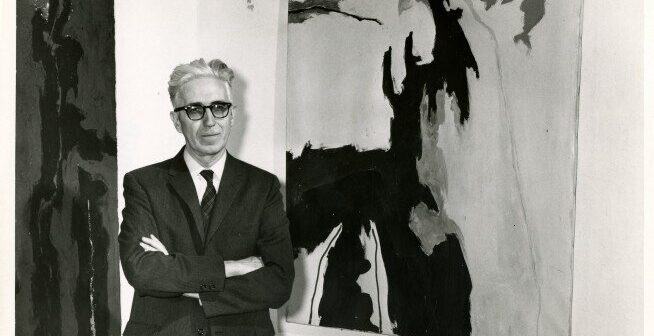 Clyfford Still, pintor expressionista abstrato. (Crédito da fotografia: Cortesia Vanguardgirl / REPRODUÇÃO/ DIREITOS RESERVADOS)