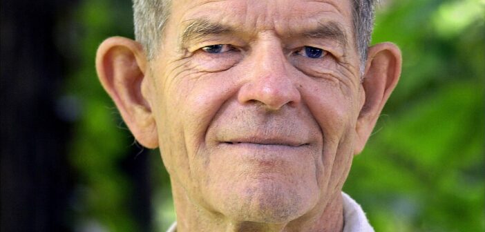 Staughton Lynd em 2001. (Crédito da fotografia: Cortesia © Chris Stephens/Plain Dealer/AP)