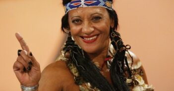 Ex-Chacrete Índia Potira (Fotografia: Cortesia Lucíola Villela/ REPRODUÇÃO/ DIREITOS RESERVADOS)