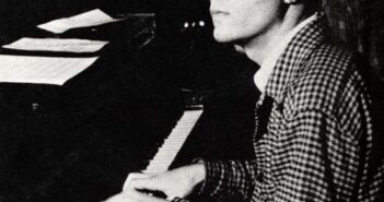 Dodo Marmarosa -; (add.info.: Dodo Marmarosa at the piano, early 1950's. American jazz pianist: 1926-2002.); Lebrecht Music Arts.