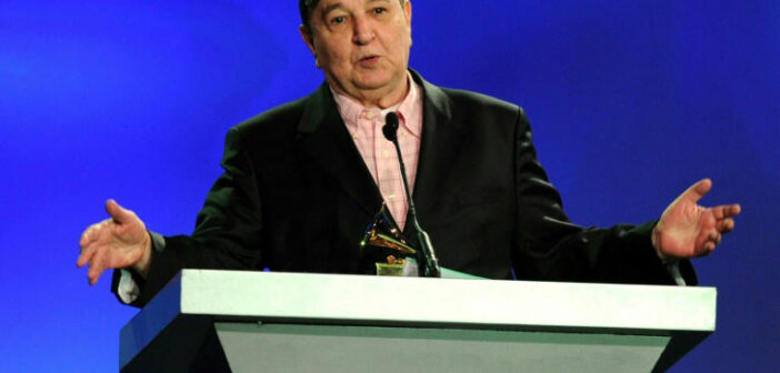 João Donato recebe o prêmio de Melhor Álbum de Jazz Latino no Latin GRAMMY Awards, no Mandalay Bay Events Center, em 11 de novembro de 2010, em Las Vegas © KEVIN WINTER