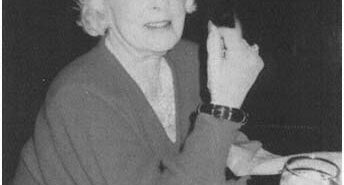 Dorothy Kingsley, roteirista dos roteiros da MGM dos anos 1950. (Crédito da fotografia: Cortesia © Copyright de UC Press E-Books Collection/ REPRODUÇÃO/ DIREITOS RESERVADOS)
