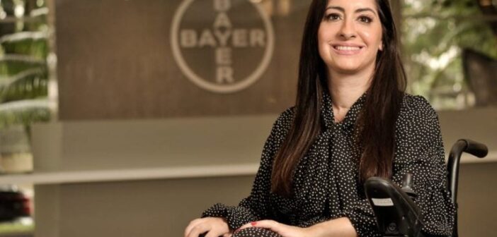 (Crédito da fotografia: Cortesia © Copyright de Divulgação/Bayer/ DIREITOS RESERVADOS) Daniela Bortman, head de saúde da Bayer, está entre os 5% de pessoas com deficiência que ocupam cargos de liderança em grandes empresas do país.