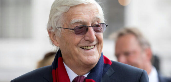 Michael Parkinson no funeral do ex-jogador de críquete Tony Greig, em 24 de junho de 2013, em Londres © Justin Tallis