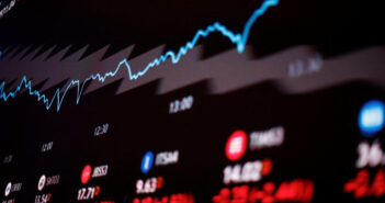 Ações em tela na B3 em São Paulo © Thomson Reuters