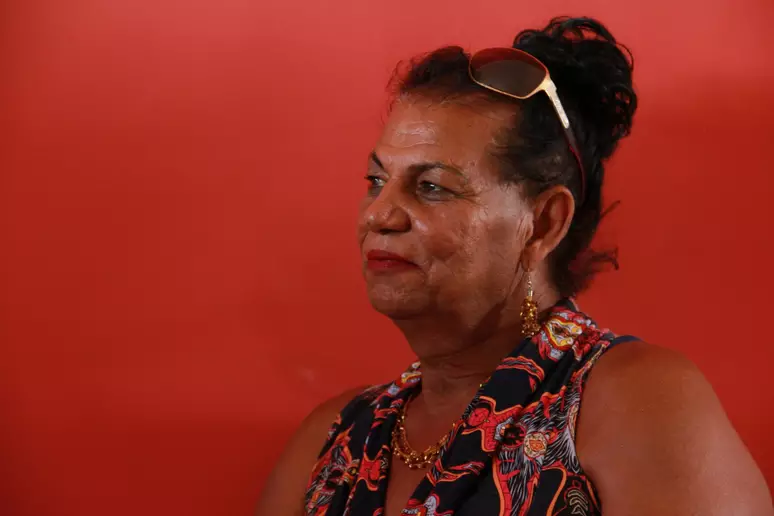 Estigma em relação à sexualidade e gênero impactaram na vida de Kátia Tapety, primeira trans eleita no Brasil. (Foto: Reprodção/Faceboo/@katia.tapety)