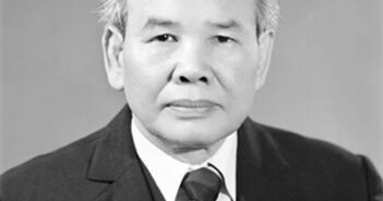 Fotografia de Xuan Thuy | Secretário do Comitê Central do Partido: Curso IV; Membro do Comitê Central do Partido: segundo mandato (suplente desde março de 1955)