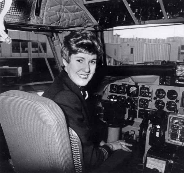 “Quer dizer, o avião não sabe se você é homem ou mulher”, brincou Emily Howell Warner certa vez. (Museu Nacional do Ar e do Espaço Smithsonian)