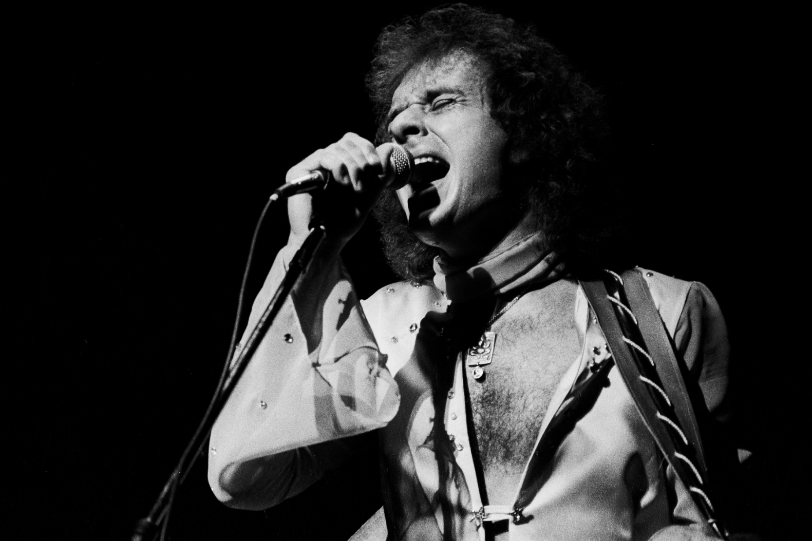Gary Wright no palco do Auditorium Theatre em Chicago, Illinois, em 16 de março de 1977. PAUL NATKIN/GETTY IMAGES