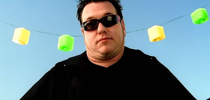 Steve Harwell em clipe de 'All star', do Smash Mouth — Foto: Reprodução/YouTube/Smash Mouth