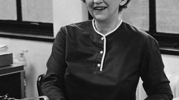 Margaret Farrar, a primeira editora de palavras cruzadas do New York Times, em 1968. (Crédito da fotografia: Cortesia © Copyright The New York Times)