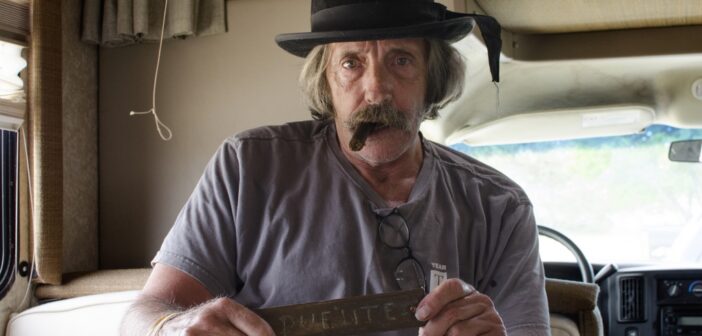 Allan C. Weisbecker, autor de “In Search of Captain Zero” - (Crédito da fotografia: Cortesia © Copyright Eric Reichbaum no Fstoppers/ REPRODUÇÃO/ TODOS OS DIREITOS RESERVADOS)