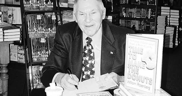 William Rosenberg, fundador do Dunkin' Donuts. The Patriot Ledger