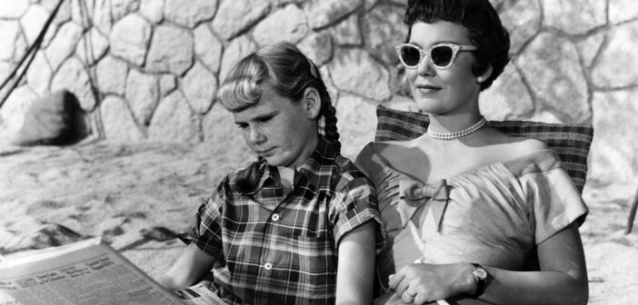 Judy Nugent (à esquerda) com Jane Wyman em 'Magnificent Obsession', de 1954, CORTESIA DA COLEÇÃO EVERETT