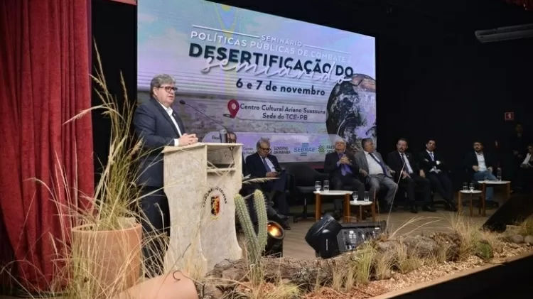 Brasil registra pela primeira vez região árida de deserto.. Governador João Azevedo fala em evento no TCE-PB Imagem: TCE-PB