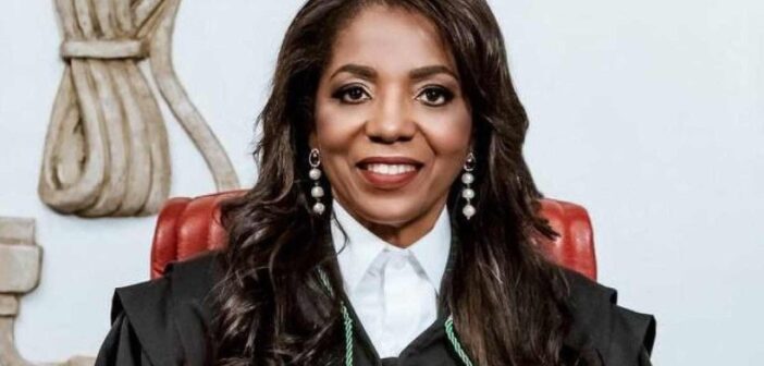 Adenir Alves da Silva Carruesco foi lançada como candidata para ocupar a vaga deixada pela ex-ministra Rosa Weber no STF, que irá se aposentar. crédito: Arquivo pessoal