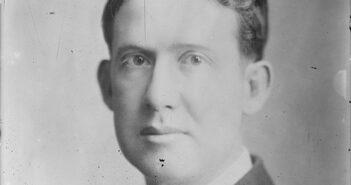 William P. Hobby Sr. (1878–1964) William Pettus Hobby, editor, editor e governador do Texas, nasceu em Moscou, Texas, em 26 de março de 1878, filho de Eudora Adeline (Pettus) e Edwin E. Hobby.