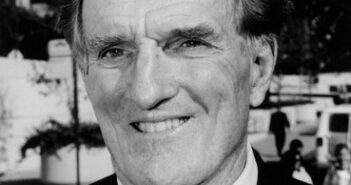 Otis Chandler, a portrait Alternative Title Los Angeles Photographers Photo Collection; Creator Leonard, Gary Date Created and/or Issued 1999 Contributing Institution Los Angeles Public Library