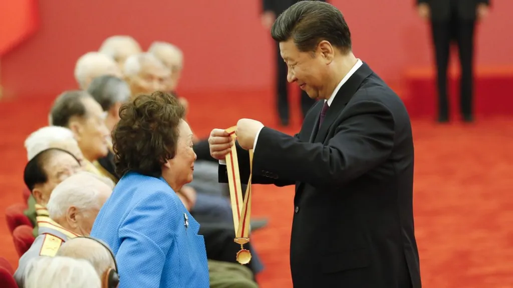 A senhora Chennault recebeu a medalha durante as comemorações estaduais do 70º aniversário do fim da Guerra Sino-Japonesa. 