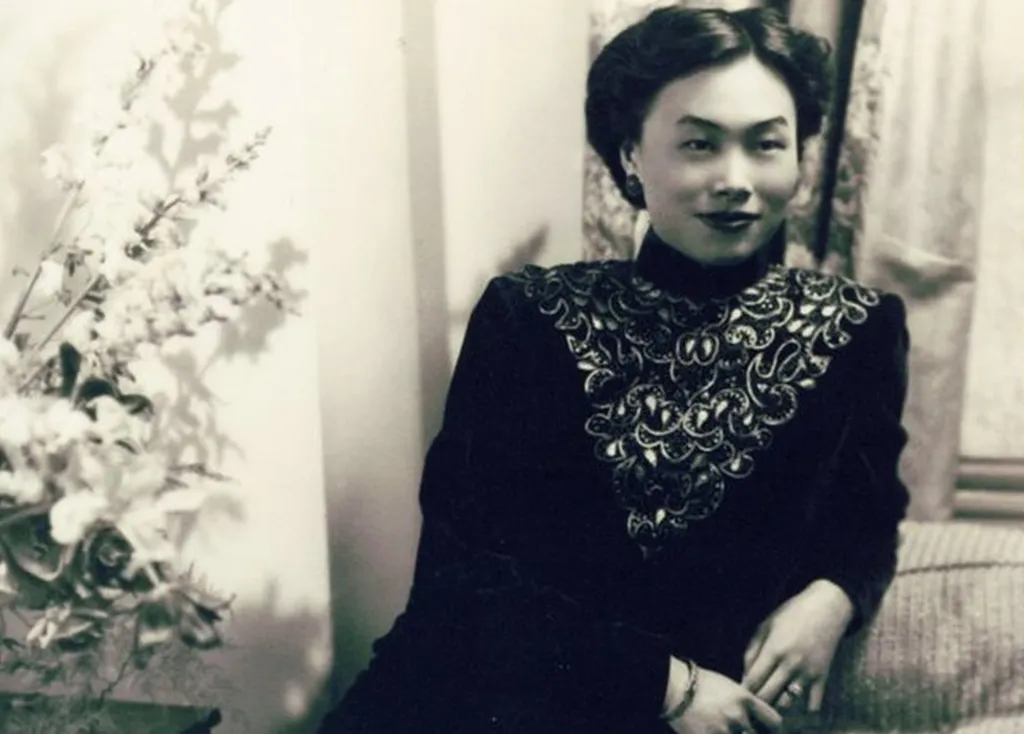 A senhora Chennault foi jornalista nos seus primeiros anos na China. (Crédito da fotografia: Cortesia © Copyright Biblioteca Schlesinger/Instituto Radcliffe/ REPRODUÇÃO/ TODOS OS DIREITOS RESERVADOS)
