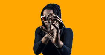 Denise Assunção, integrou elenco dos filmes 'Jeca e seu Filho Preto' e 'A Banda das Velhas Virgens'. (Créditos da fotografia: Duda Portella/ Divulgação)