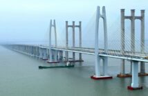 Foto aérea mostra a ponte marítima da Baía de Quanzhou, parte da ferrovia de alta velocidade inaugurada na província de Fujian, sudeste da China — Foto: Xinhua/Wei Peiquan/divulgação