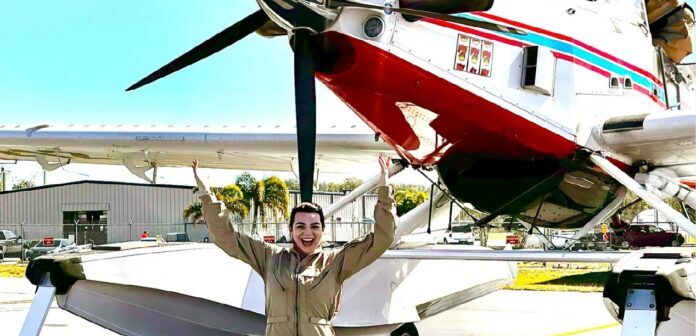 Juliana, a primeira brasileira a pilotar o “Fire Boss”