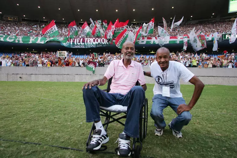 Ex-atacante de Atlético-PR e Fluminense sofria de esclerose; em 2009, Washington (à esquerda) e Assis foram homenageados em confronto entre os dois clubes (Foto: Ricardo Ayres / Photocamera)
