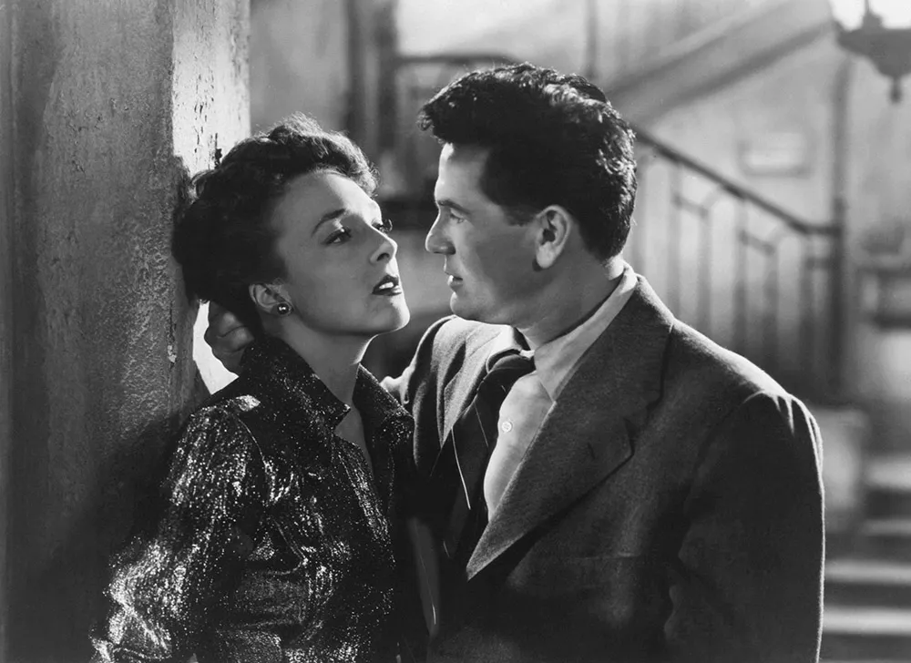 Micheline Presle com John Garfield em 'Under My Skin', de 1950, 20TH CENTURY FOX FILM CORP./CORTESIA EVERETT COLLECTION