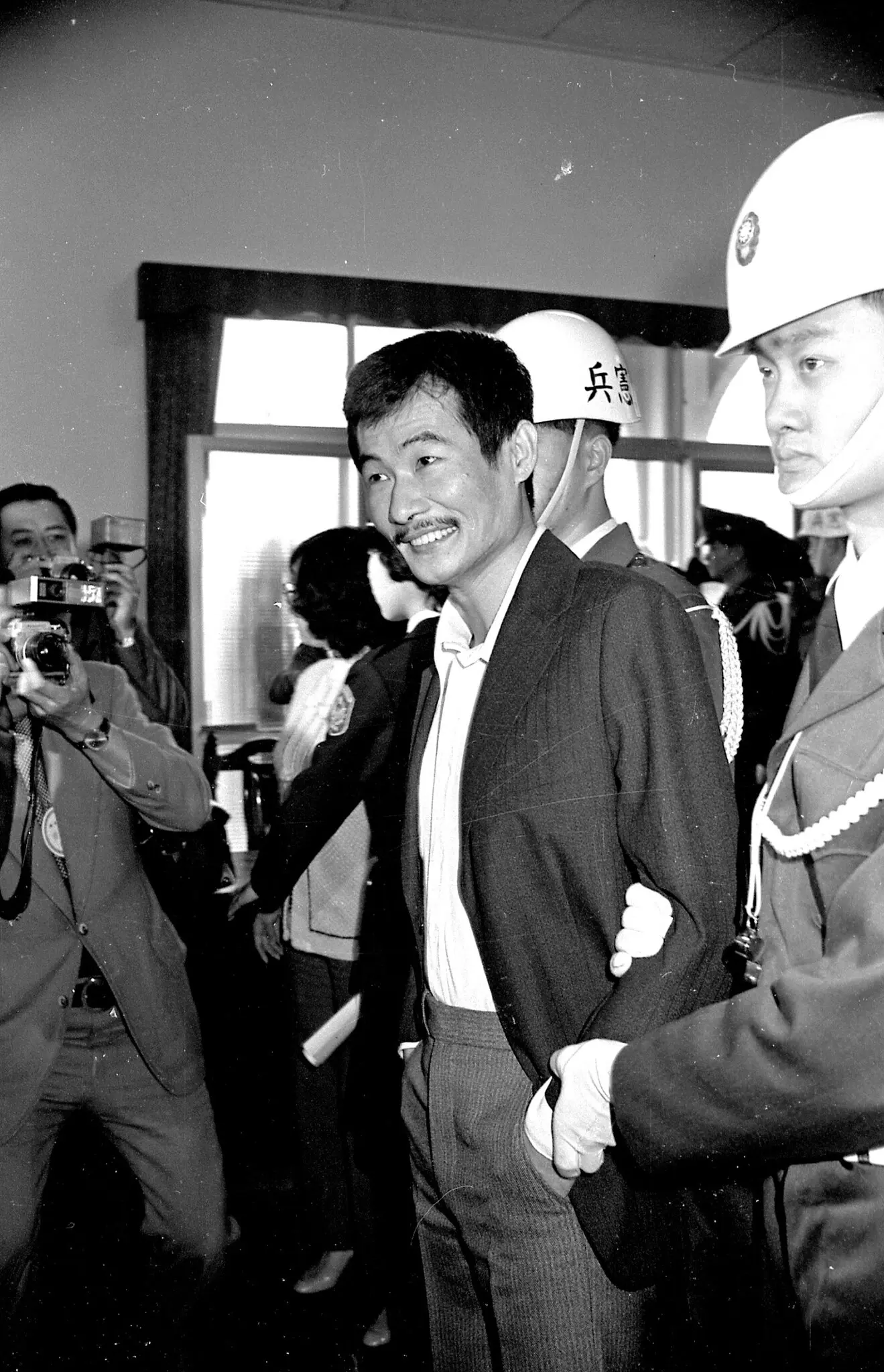Shih Ming-teh foi levado a tribunal em 1980 para ser julgado depois de ter ajudado a liderar um protesto pró-democracia em Kaohsiung, Taiwan, que foi brutalmente reprimido pela polícia. (Crédito da fotografia: CNA)