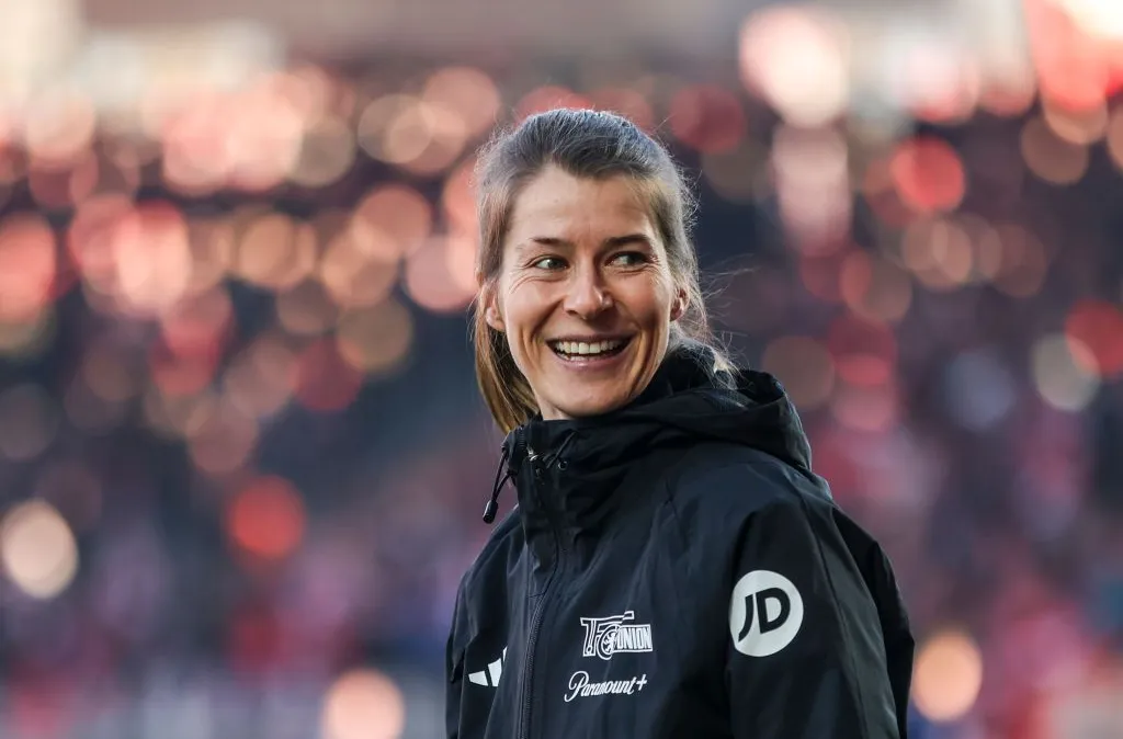 Marie-Louise Eta comandou o Union Berlin em vitória na Bundesliga. (Crédito da fotografia: Maja Hitij/Getty Images)