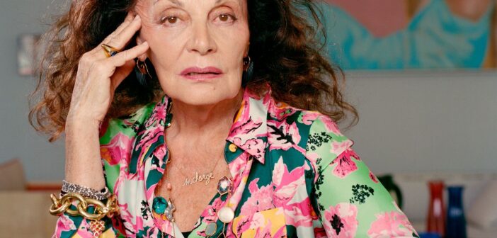 Diane von Furstenberg, uma das estilistas mais famosas entre as celebridades. (Crédito da fotografia: MOLLY MATALON FOR THE WALL STREET JOURNAL/ The Wall Street Journal/ TODOS OS DIREITOS RESERVADOS)