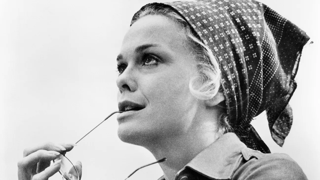 Lynn Borden - H 2015 CORTESIA DA COLEÇÃO EVERETT