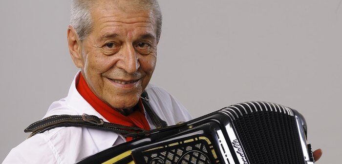 Albino Manique tornou-se um dos maiores acordeonistas do RS e Brasil. (Crédito da fotografia: Cortesia © Copyright All Rights Reserved/ Albino Manique / Divulgação/ TODOS OS DIREITOS RESERVADOS)