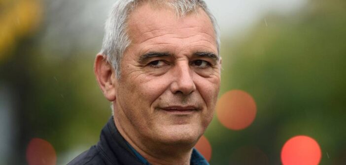 O diretor francês Laurent Cantet posa em Paris em 2014 — (© Eric Feferberg/ AFP)