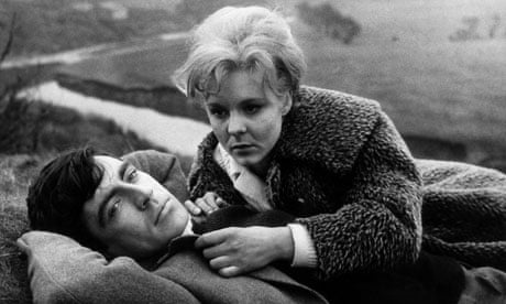 Alan Bates e June Ritchie na versão cinematográfica do romance de Stan Barstow, A Kind of Loving (1962). Fotografia: Alamy