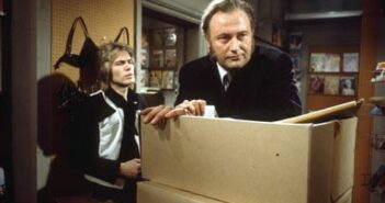 Iain Cuthbertson, à direita, com Adam Faith em um episódio de 1972 de Budgie. (Photograph: ITV/Rex Features)