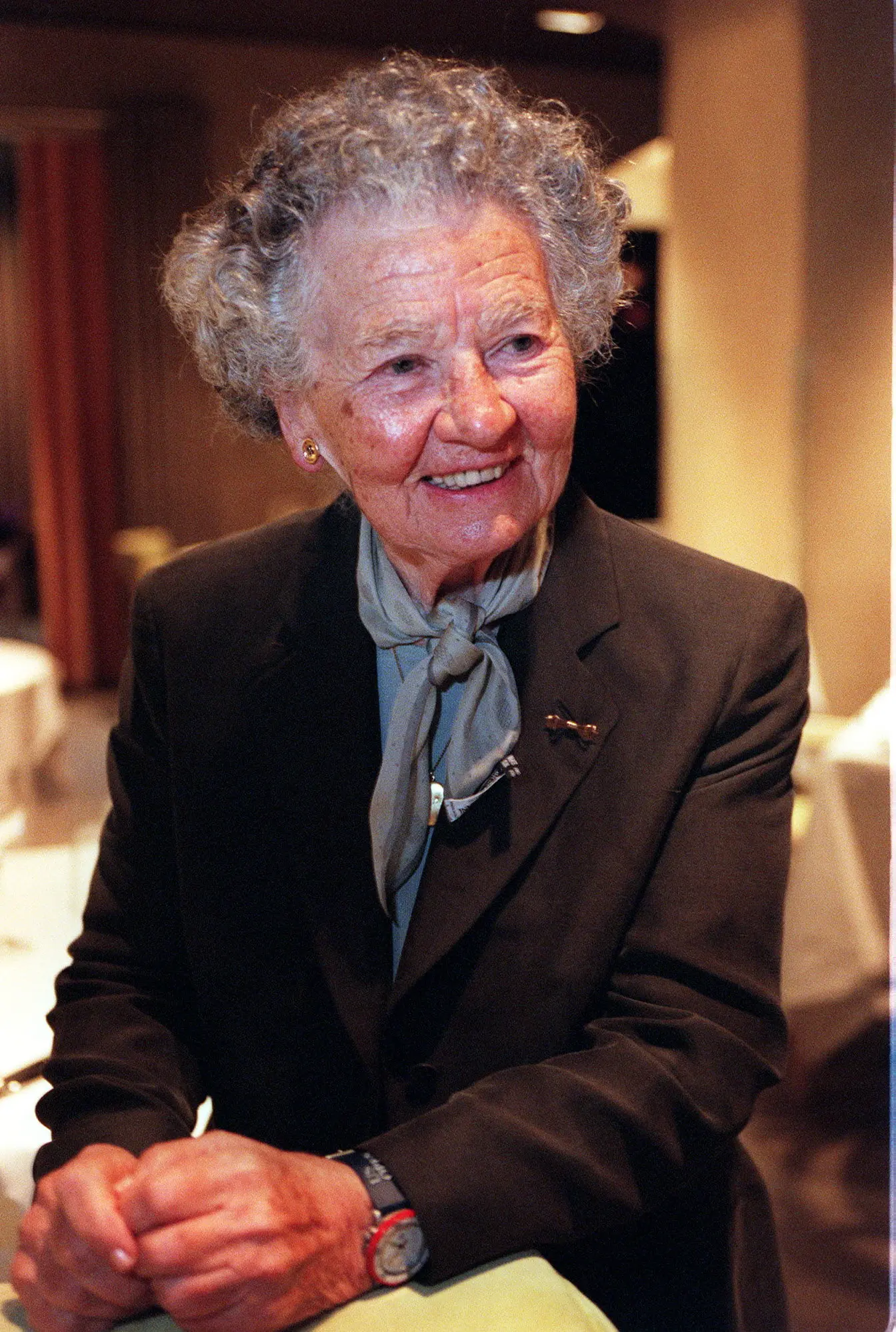 Lilian Ross em 1998. (Crédito da fotografia: Cortesia © Copyright All Rights Reserved/ Sara Krulwich/The New York Times/ REPRODUÇÃO/ TODOS OS DIREITOS RESERVADOS)